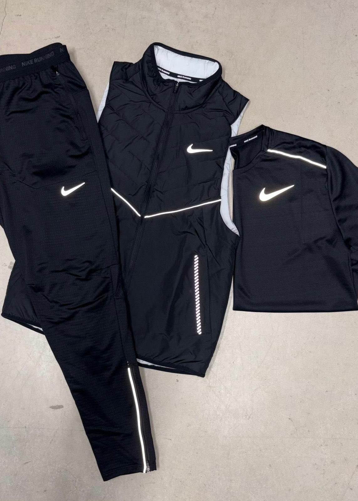 Nike 3 Piece Set - Gilet / T-shirt / Pants  - Black