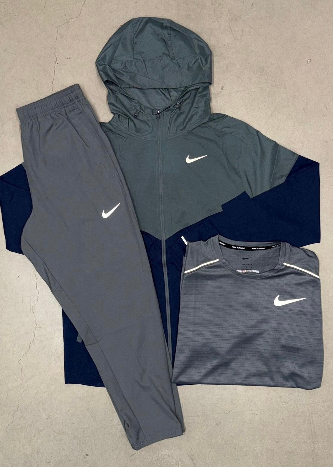 Nike 3 Piece Set - Windbreaker / T-shirt / Pants  - Grey / Navy