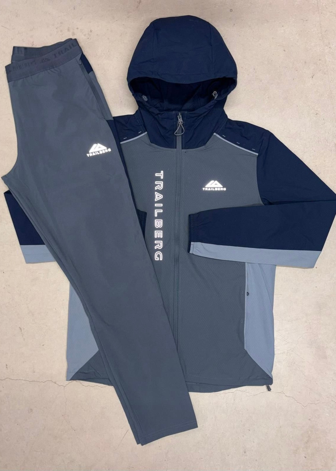 Trailberg Triathlon Tracksuit - Storm Grey / Navy Blue